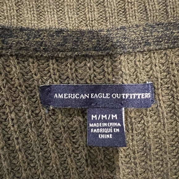 ☀️2/$22☀️ AE Green Long Cardigan - Picture 2 of 3